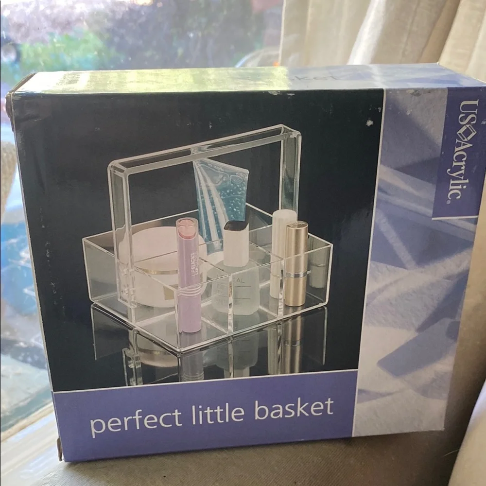 BNIB Clear Acrylic Basket Organizer